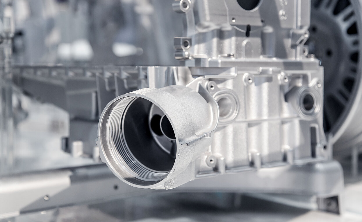 Gereinigtes Präzisionsbauteil aus der Automobilbranche bei CAVISONIC