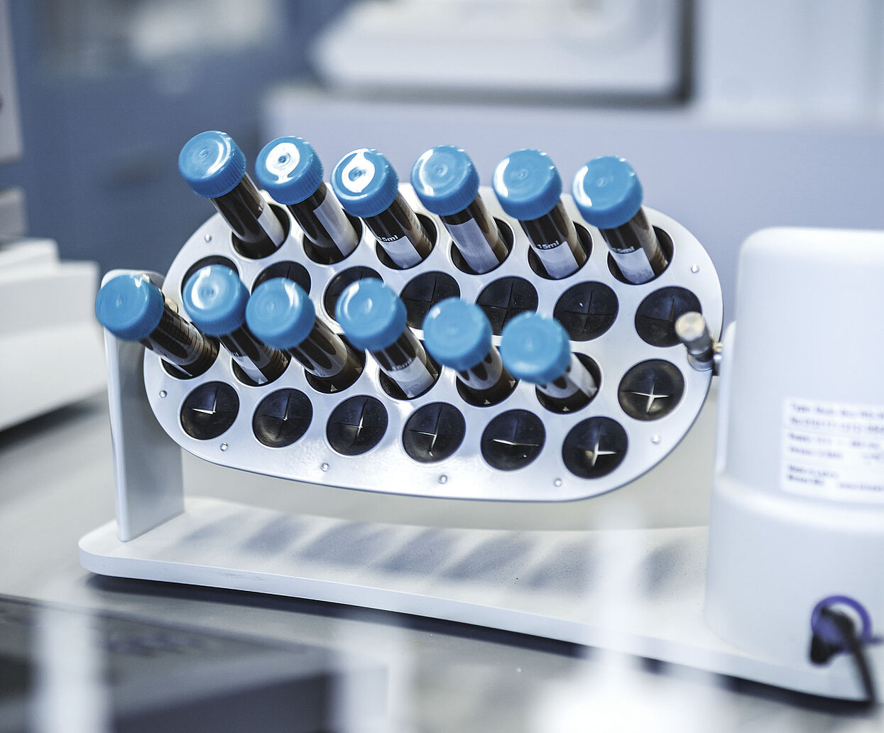 Laborfläschchen aus der Pharmabranche bei CAVISONIC